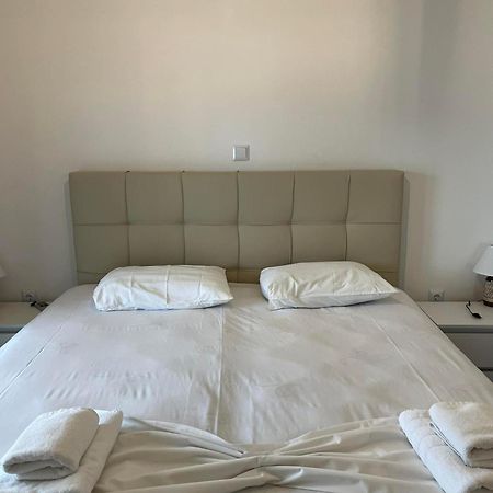 Utopia Kavos Bagian luar foto