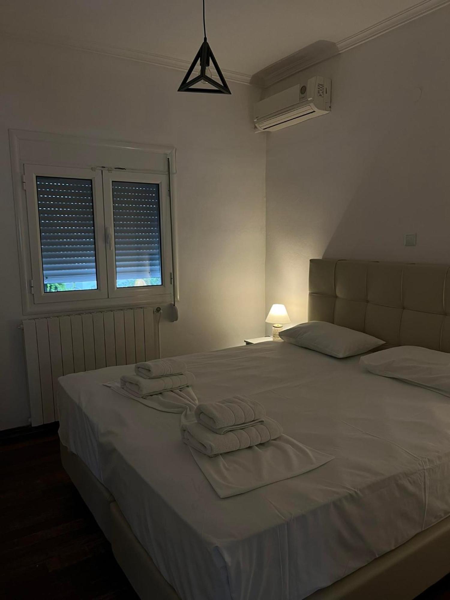 Utopia Kavos Bagian luar foto