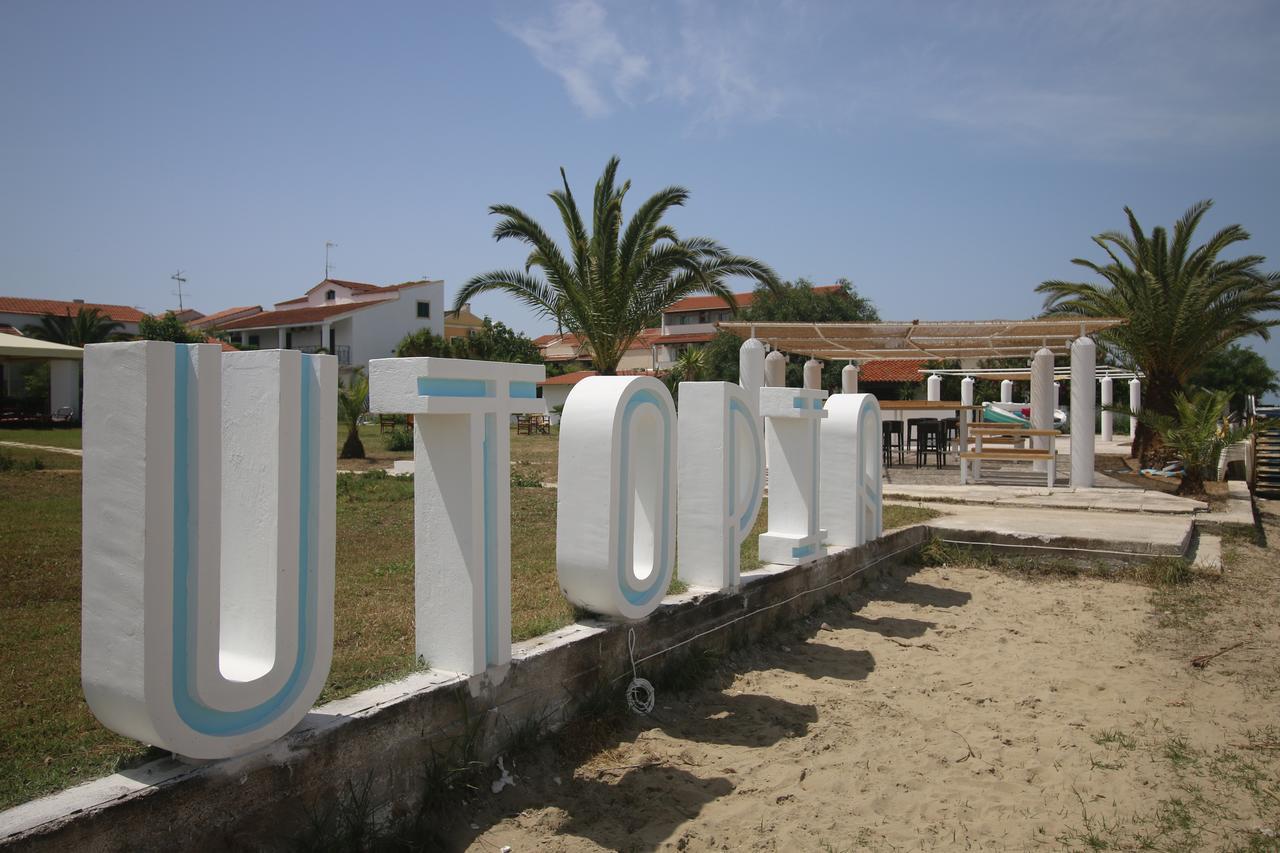 Utopia Kavos Bagian luar foto