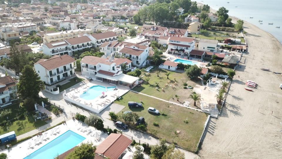 Utopia Kavos Bagian luar foto