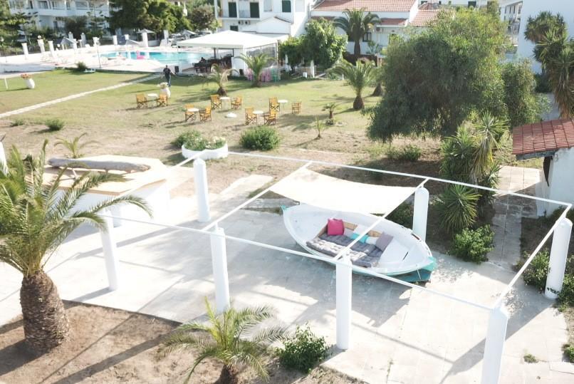 Utopia Kavos Bagian luar foto