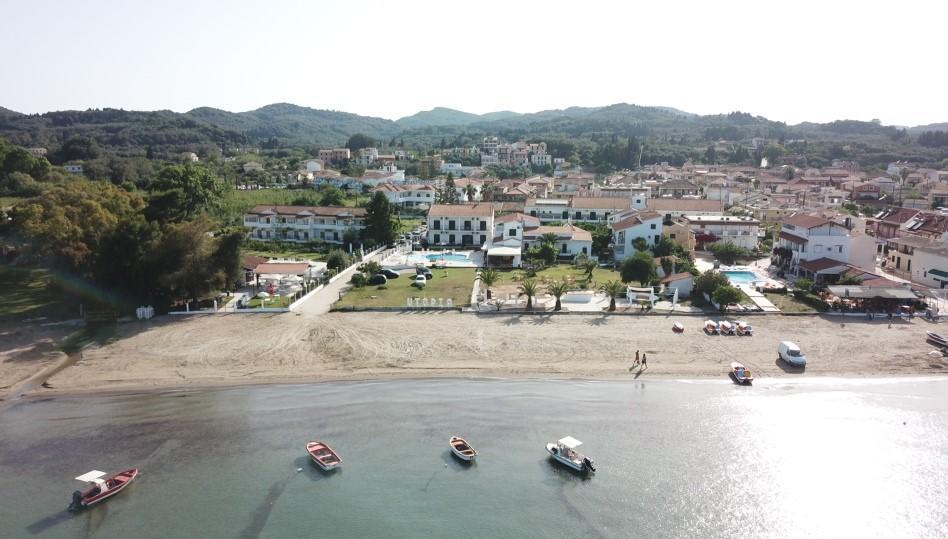 Utopia Kavos Bagian luar foto