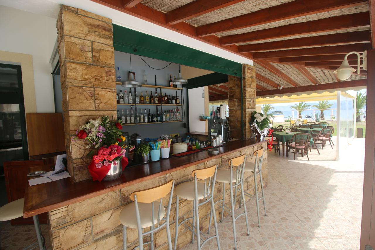Utopia Kavos Bagian luar foto