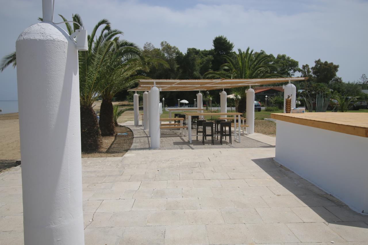 Utopia Kavos Bagian luar foto