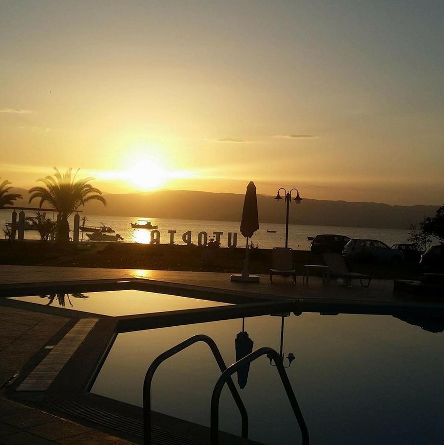 Utopia Kavos Bagian luar foto