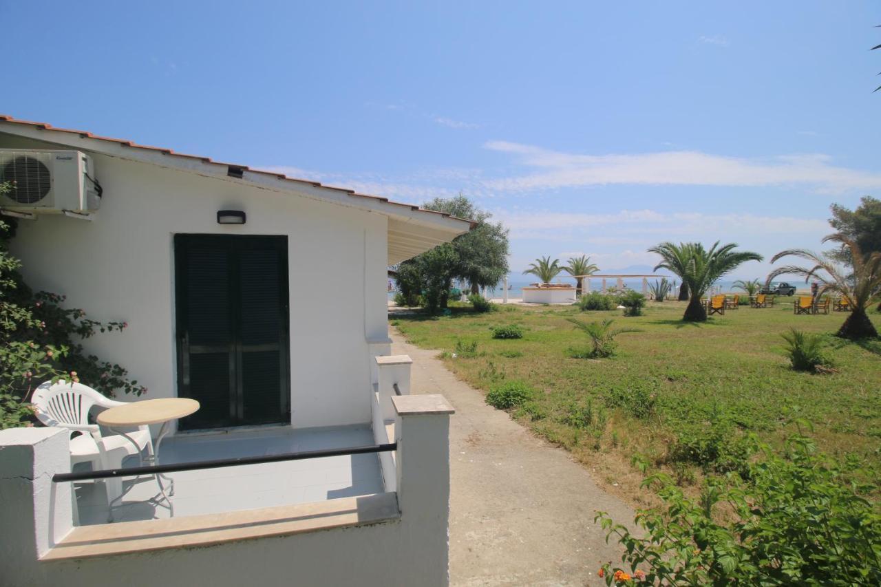 Utopia Kavos Bagian luar foto