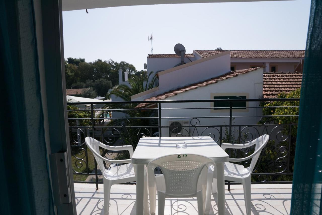 Utopia Kavos Bagian luar foto
