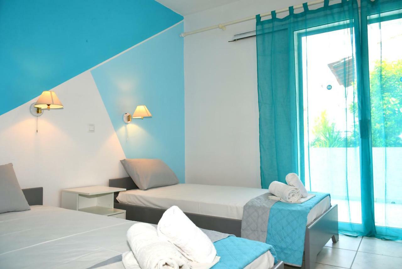 Utopia Kavos Bagian luar foto
